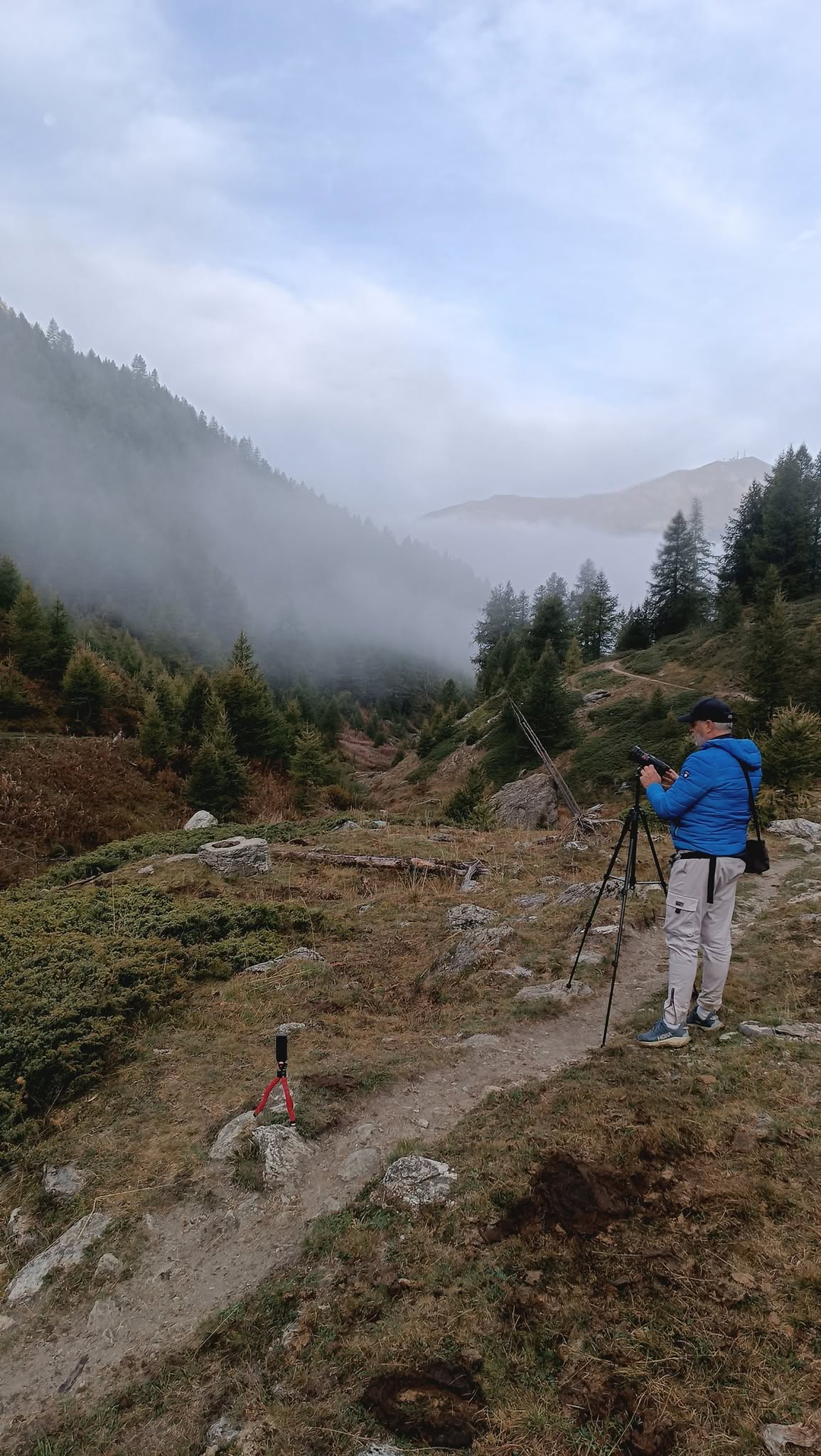 Videomaker professionista al lavoro in montagna in Piemonte - ChabertonVideo